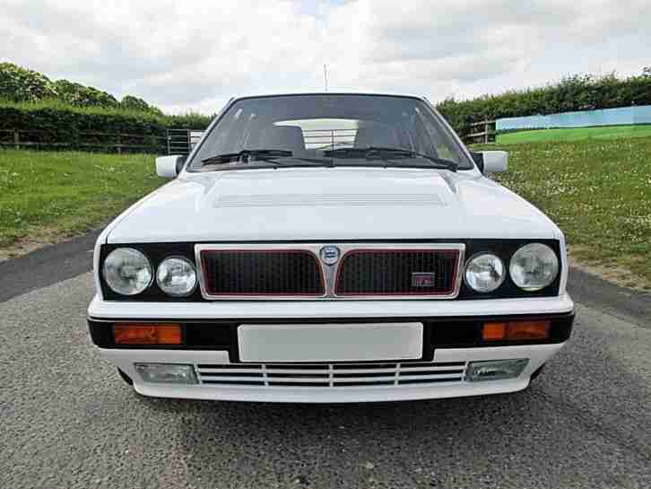 Lancia Delta HF INTEGRALE TURBO 16V 4WD Martini