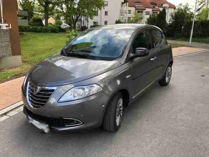 Lancia Y Platinum, 01/2012, 37 Tkm, Automatik, Leder, Navi, Xenon, grau-metallic