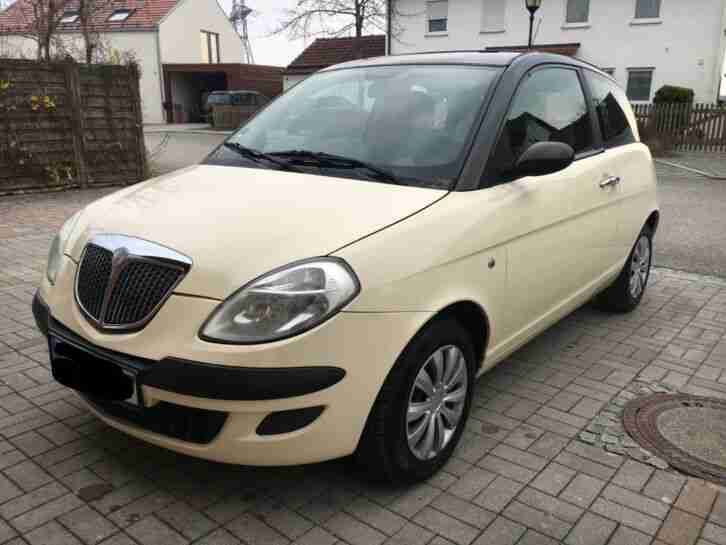 Lancia Ypsilon Y 843 1.2 mit 80 PS TÜV 04 2021 8 fach bereift Klima el. FH ZV