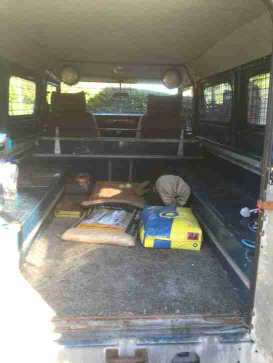 Land Rover 110 V8 3.5 Manual