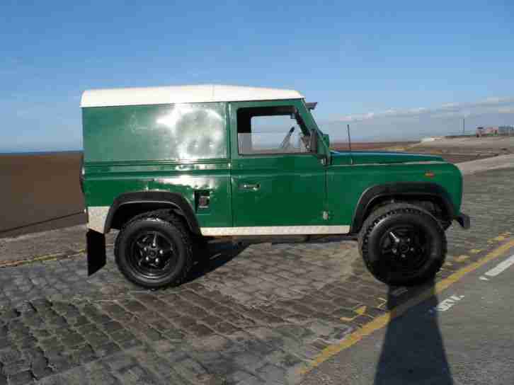 Land Rover 90 DEFENDER TURBO DIESEL no rot mint