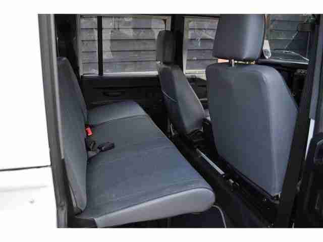 Land Rover Defender 110 2.5Td5 Hard Top Td5 4WD 5dr 110 STATION WAGON 2004