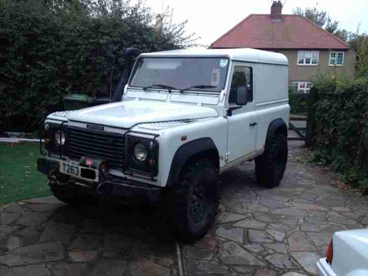 Land Rover Defender 90