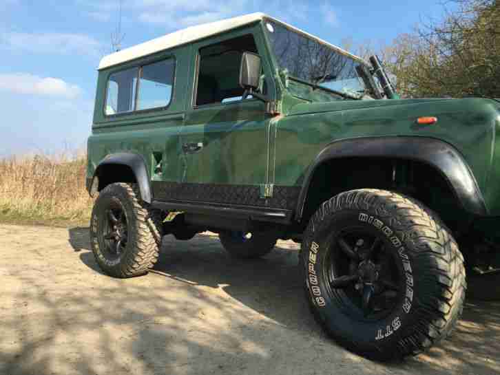 Land Rover Defender 90