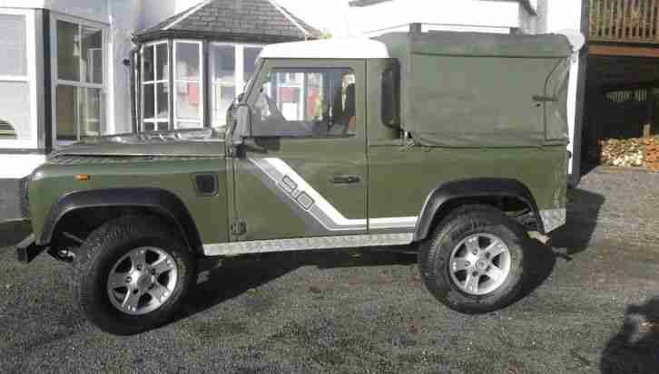 Land Rover Defender 90 300TDI Green/White | Canvas Back-Truck Cab | Alloy Wheels