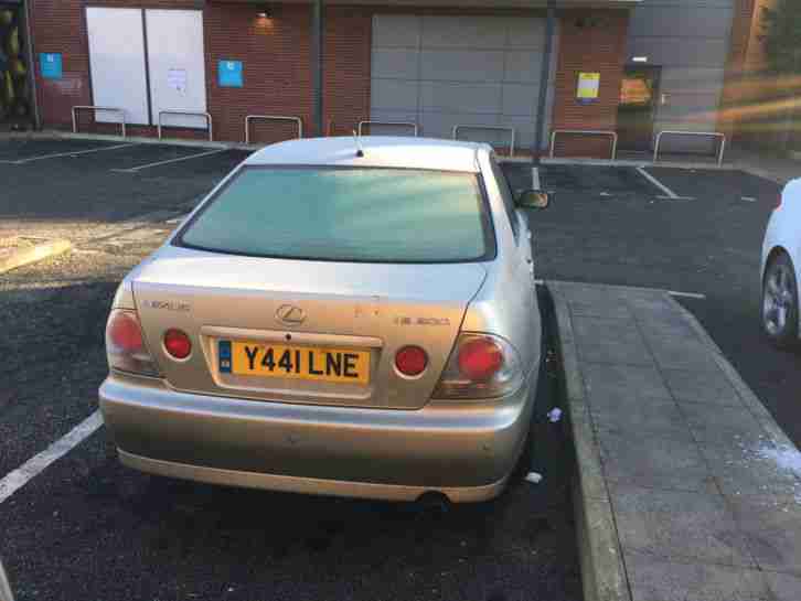 IS 200 2.0 SE 4dr saloon manual 2001