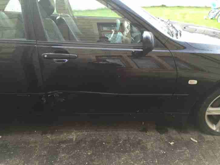 Lexus IS 200 SE BLACK START AND DRIVES Damaged repairable salvage