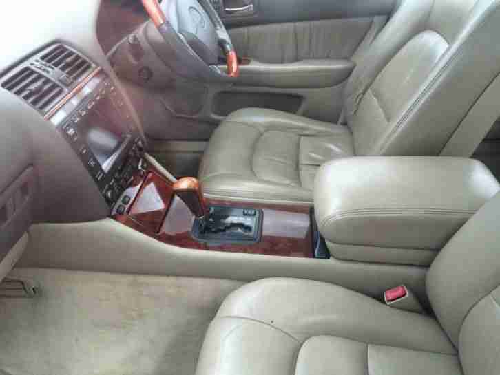 Lexus LS400 4.0 Saloon 4d 3969cc auto