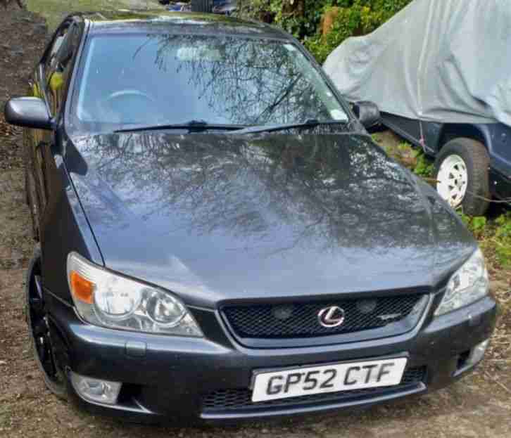 Lexus sport IS200 2003