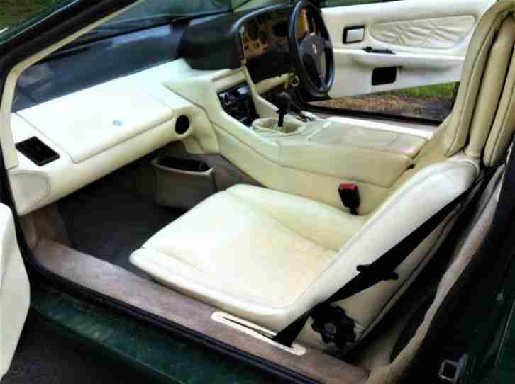 Lotus Esprit SE 2.2 Turbo Chargecooler finished in Lotus Racing Green