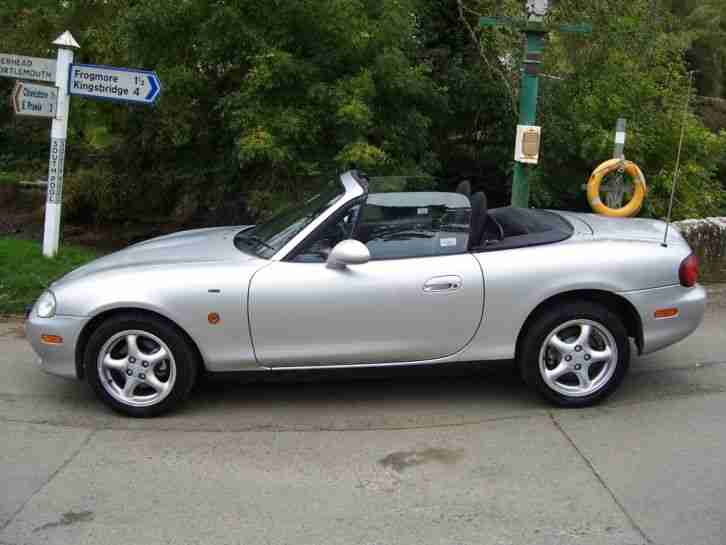 Lovely Mazda MX5 1.8i 2003