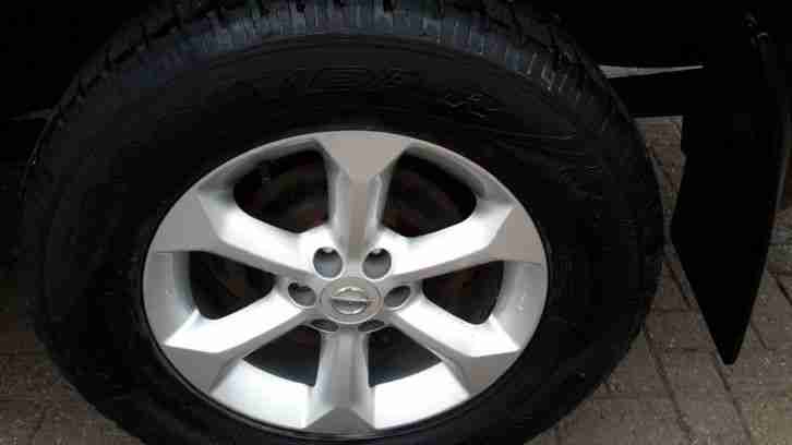 Low Milage Nissan Navara Tekna