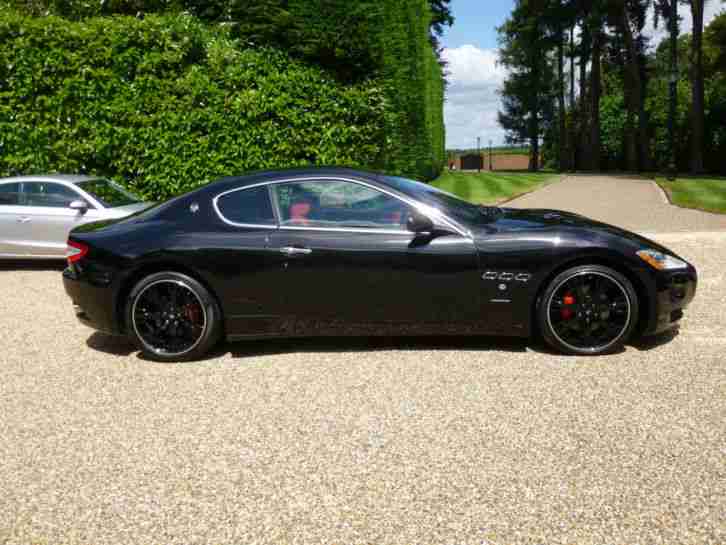 MASERATI GRANTURISMO 4.2 AUTO/PADDDLE SHIFT, BLACK MET, RED LEATHER