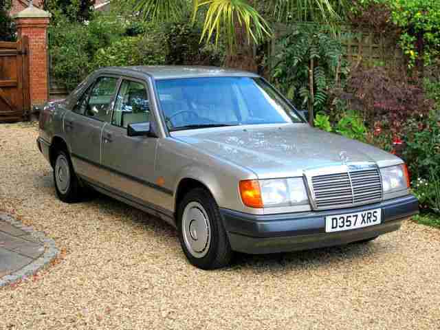 MERCEDES BENZ 200 SALOON, MANUAL, ONE OWNER,