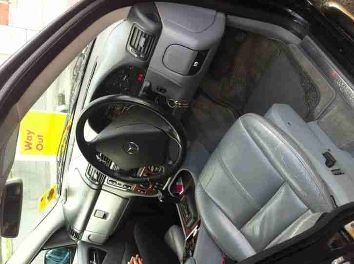 MERCEDES ML 320 AUTO BLACK.7 SEATER.EXCELLENT CONDITION.OFFERS.