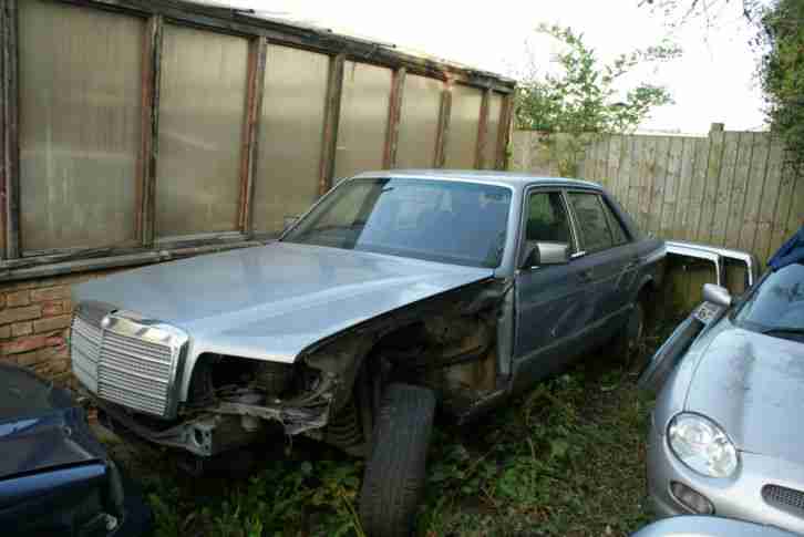 MERCEDES SL500 W126 FOR PARTS BREAKING