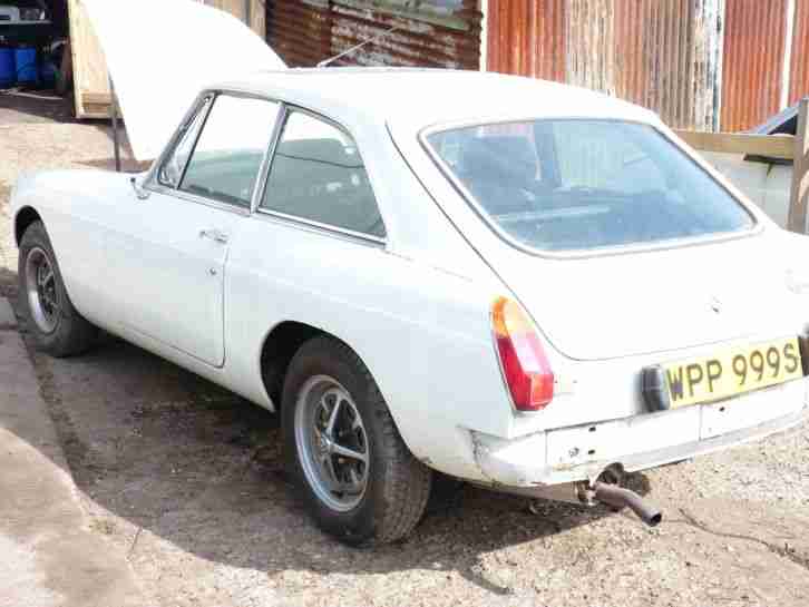 MGB GT White,R/B "S" reg.