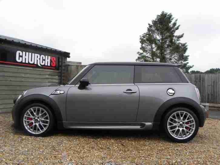 MINI HATCH 1.6 JOHN COOPER WORKS - STUNNING CAR