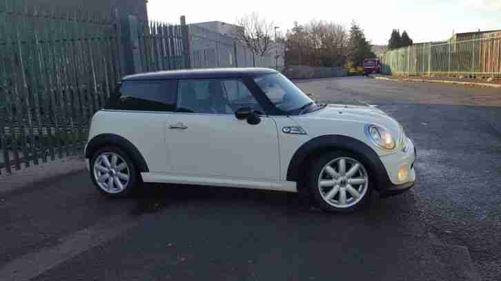 MINI ONE WHITE R56 1.4