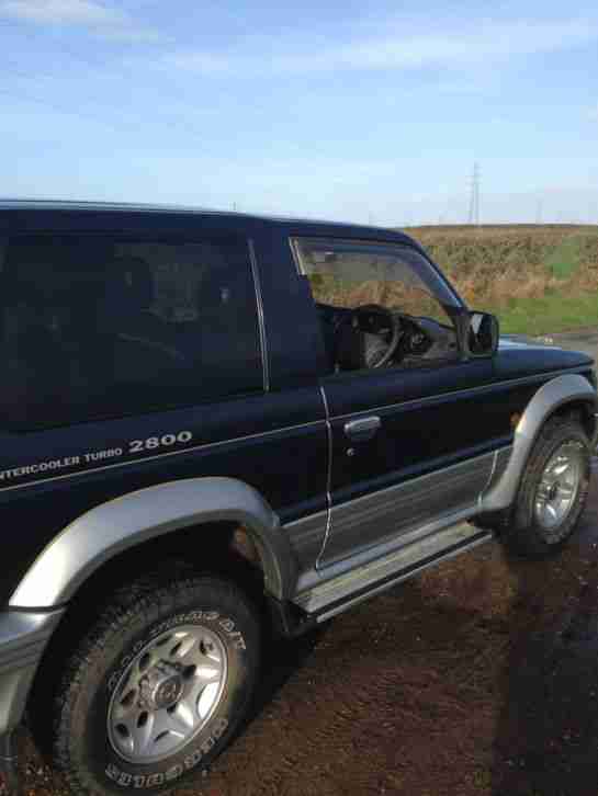 MITSUBISHI PAJERO SHOGUN MANUAL RARE SWB 2.8 TD LOW MILES 4X4 ALARMED SNOW