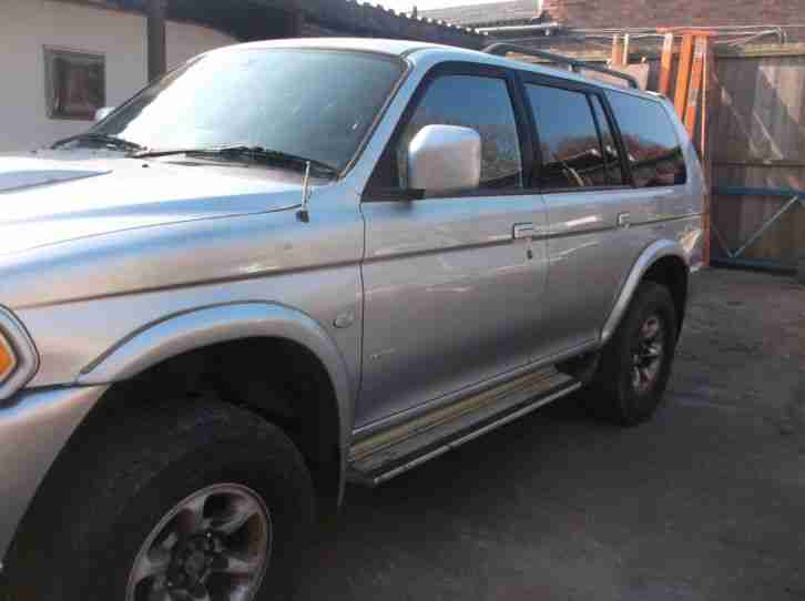 MITSUBISHI SHOGUN SPORT 2005 MODEL MINUS ENGINE COMPLETE CAR IN SILVER