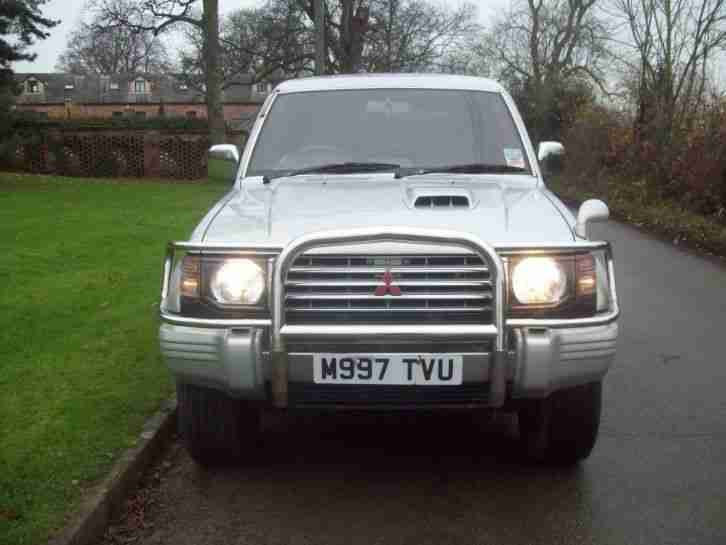 MITSUBISHI Shogun Pajero LWB 2800 Diesel Turbo 4x4 Automatic 7 Seats Mot & Tax