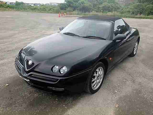 MODERN CLASSIC ALFA ROMEO SPIDER 916 CONVERTIBLE LUSSO ONLY 28000 MILES