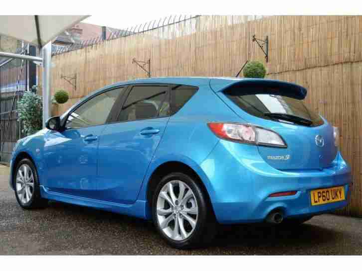 Mazda 3 Sport in blue
