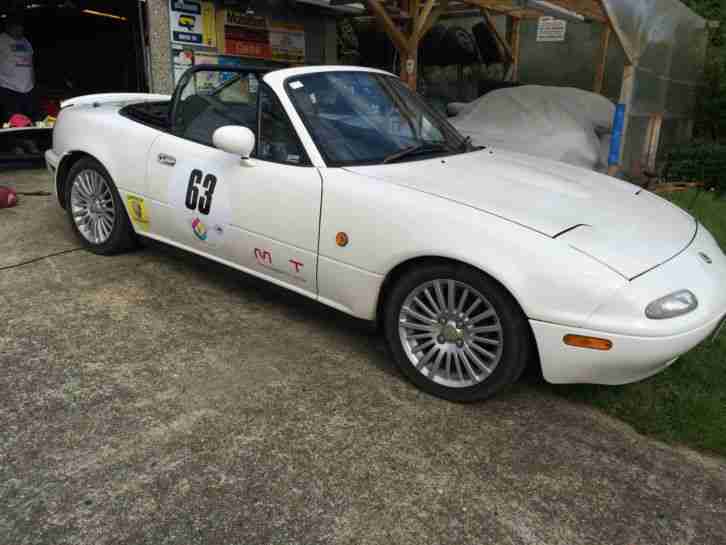 Mazda Eunos Roadster 1.8 convertible MX5 plus hardtop and roll cage