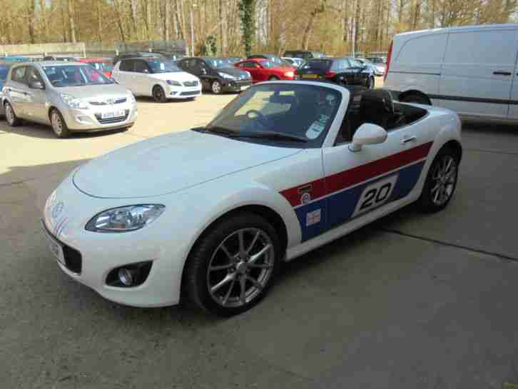 Mazda MX-5 20TH ANNIVERSARY in white 19,000 MILES