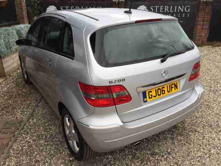 Mercedes-Benz B200 2.0 CVT SE