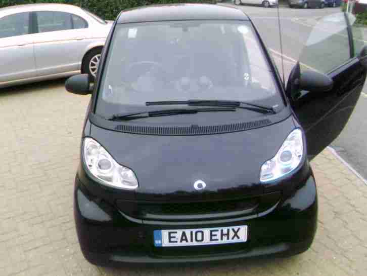 Mercedes Benz Smart Car.2010 tax and MOT Black Fantastic condition low mileage.