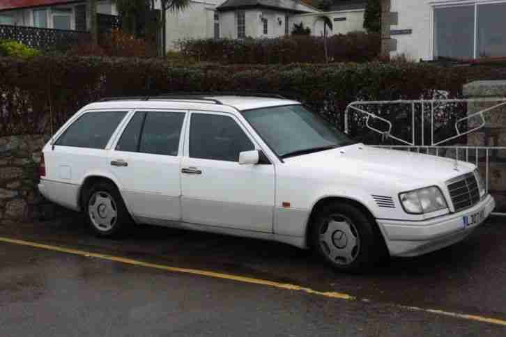 Mercedes E300 diesel Estate W 124 7 Seats 1994 Manual Rare 276,000 miles White