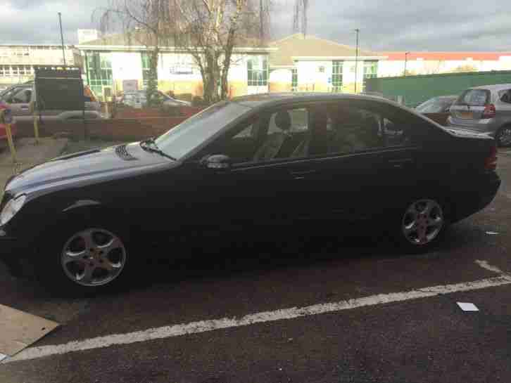 Mercedes c180 komp. AUTO PETROL 2004 leather seats black 121000 lady owner