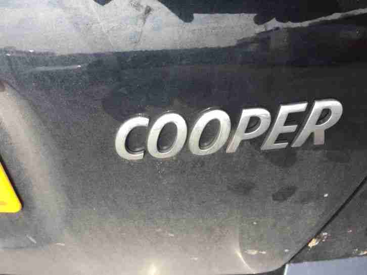 Mini Cooper 1.6 . FULL year mot . Good working order.