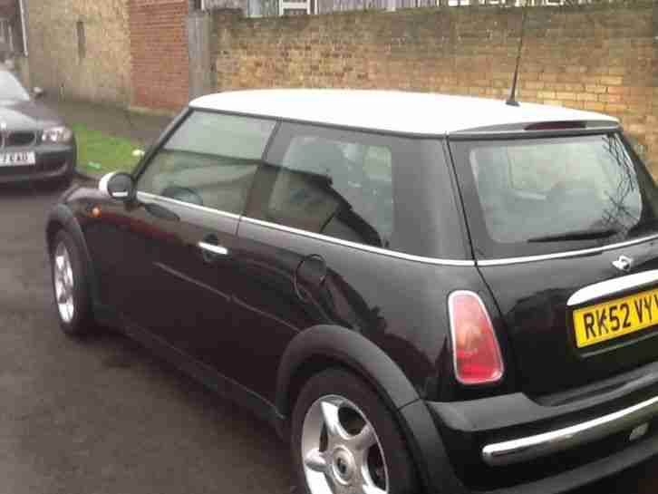 Mini Cooper 2002 52 plate black