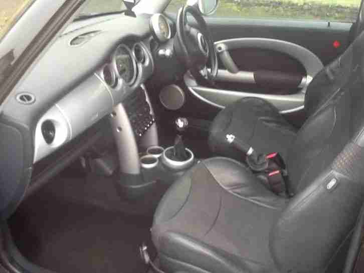 Mini Cooper 2002 52 plate black