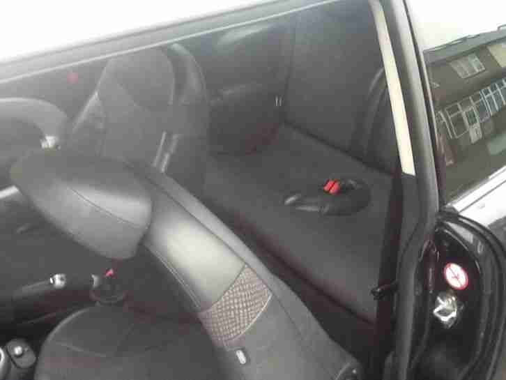 Mini Cooper 2002 52 plate black