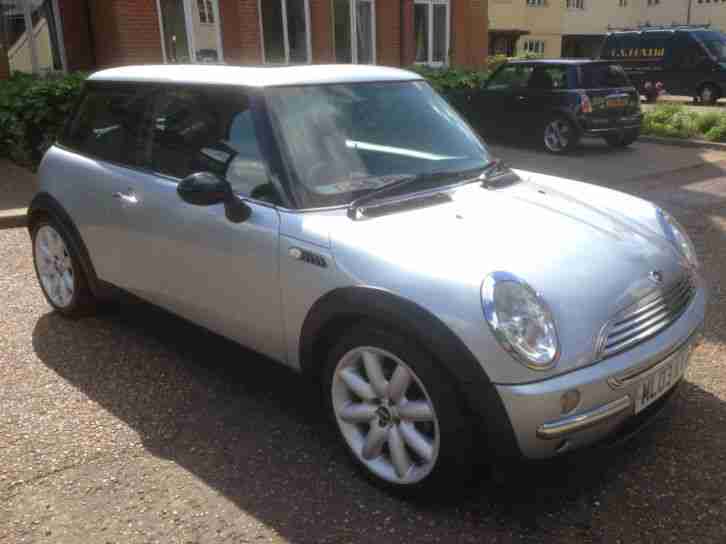 Mini Cooper 2003 panoramic roof, leather, alloys, service history, alarm, silver