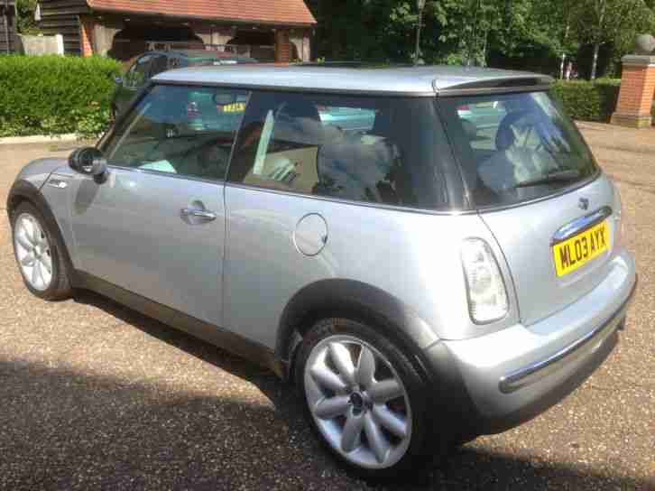 Mini Cooper 2003 panoramic roof, leather, alloys, service history, alarm, silver