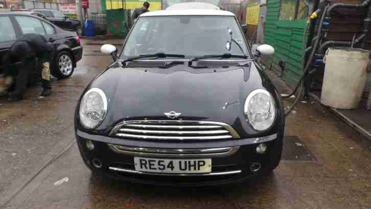 Mini Cooper Metallic Astro Black with lots of extras Low Mileage for age