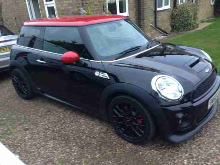 Mini John Cooper Works 2011 on a 60 plate