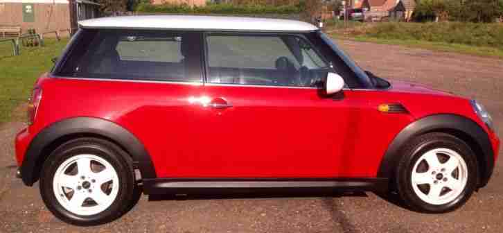 Mini Mini 1.6 auto Cooper low mileage FSH Air Con