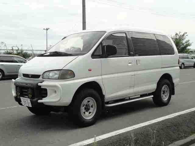 Mitsubishi Delica Space Gear Exceed-2 4WD 2.4i Auto