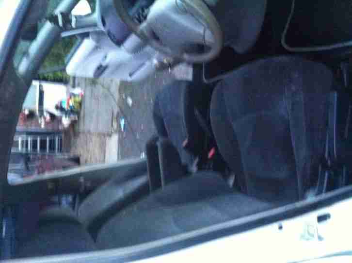 Mitsubishi Grandis 2004