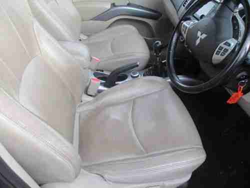 Mitsubishi Outlander 2.2DI-DC Diamond 6 MONTH 5 STAR WARRANTY INCLUDED.