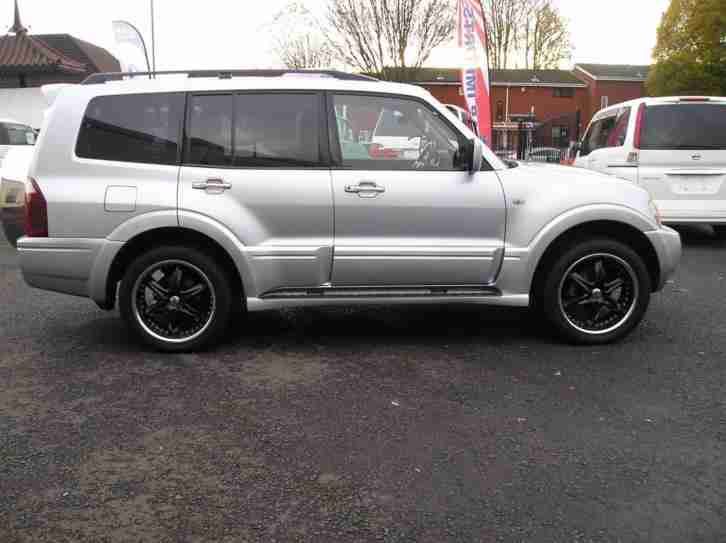 Mitsubishi Shogun 3.2DI-D auto Elegance