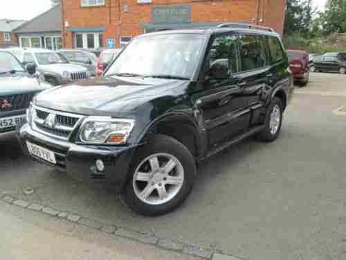 Mitsubishi Shogun Estate. Mitsubishi car from United Kingdom