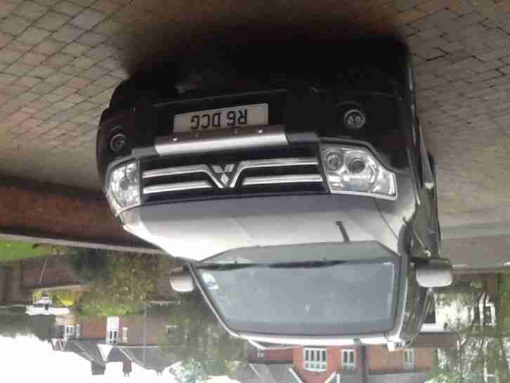 Mitsubishi Shogun (197). Mitsubishi car from United Kingdom