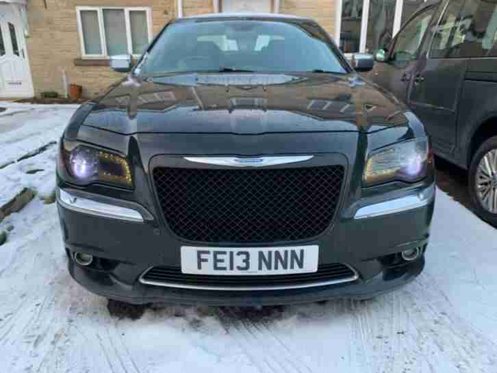 NEW SHAPE 2013 CHRYSLER 300C 3.0 V6 CRD BLACK SALOON